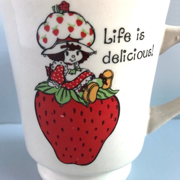 VINTAGE Strawberry Shortcake Life is Delicious Mug - Picture 2 of 7